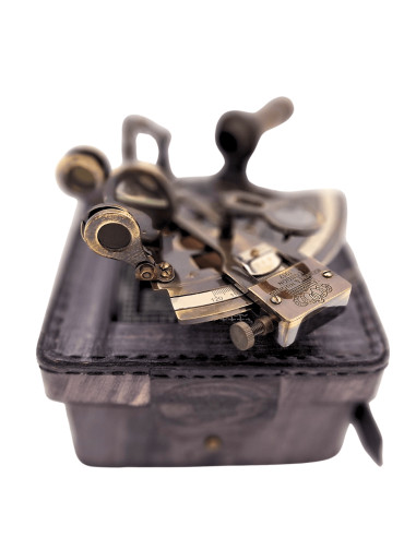 Sextant din alama in cutie din piele – ST003